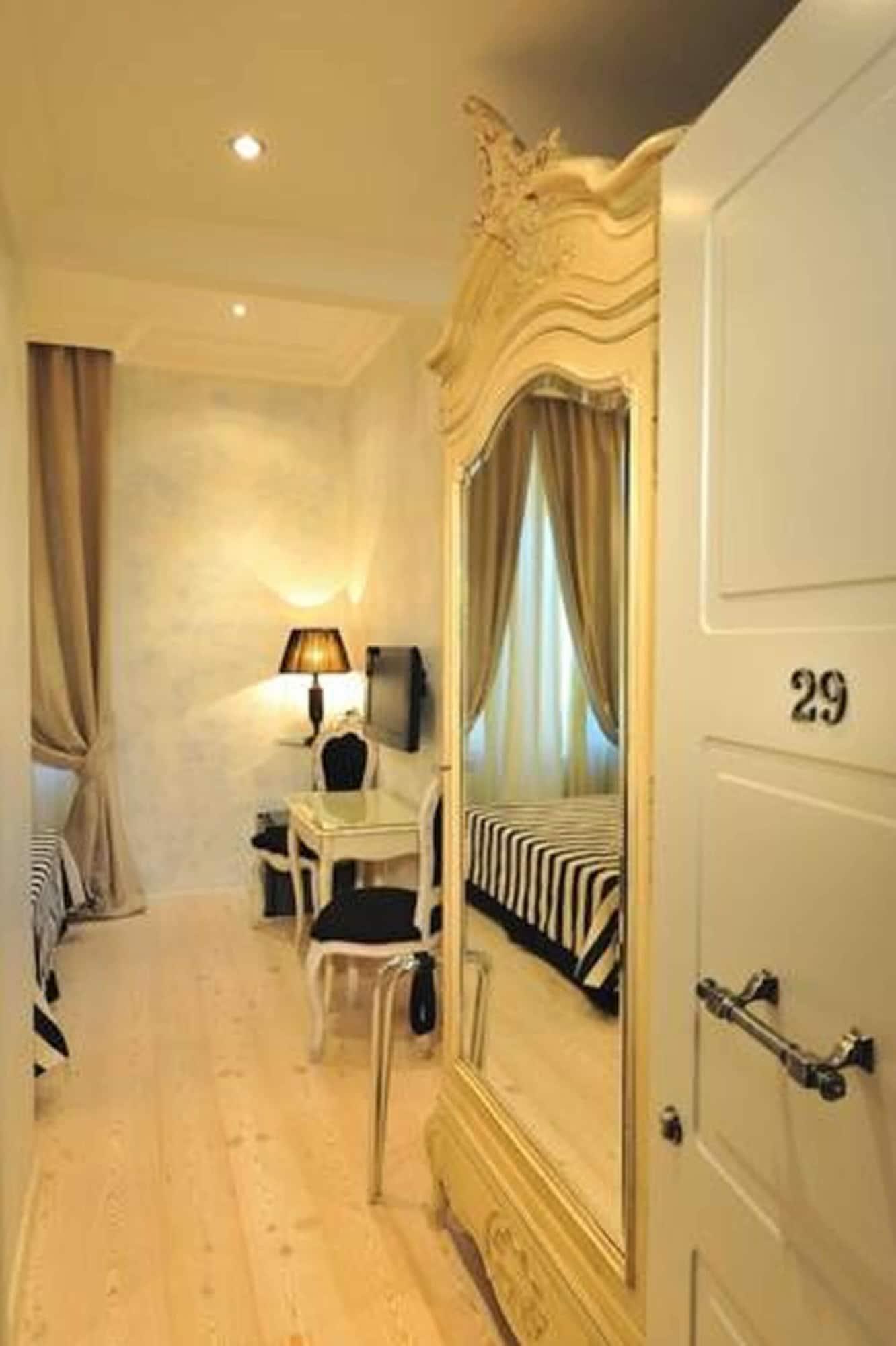 Mdm Roma
